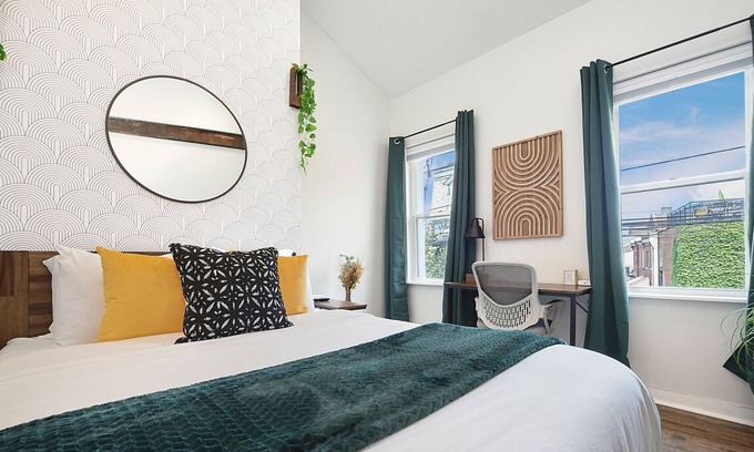 Lawrenceville House | Walk Everywhere★Custom Remodel★Off-Street Parking
