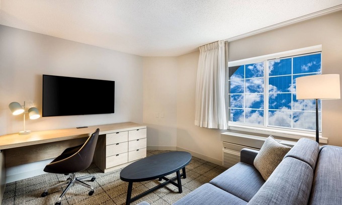Exchange Place North Hotel | Walk Hudson River Waterfront! Two Elegant Suites, Scenic Views, Free Parking