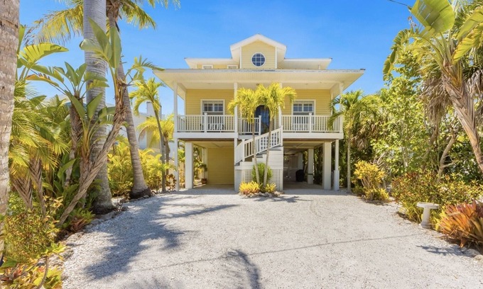 Anna Maria House | "Walk On The Beach " house~3 bed, heated pool, 3min walk to the Bean Point Beach