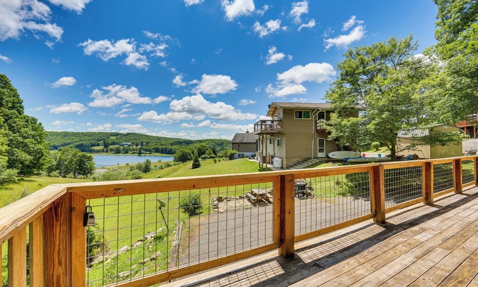 Alpine Lake Cabin | Walk to Alpine Lake: Terra Alta Cabin w/Deck