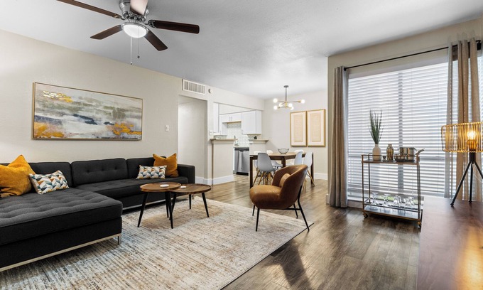 Arlington Apartment | Walk to AT&T/Globe Life -Modern 2 Bedroom Retreat