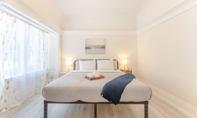 Pill Hill Apartment | Walk to BART- SF in minutes & Off Street parking