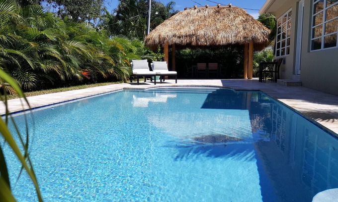 Santa Barbara Estates House | Walk to Beach & Dining! - Private House with Pool