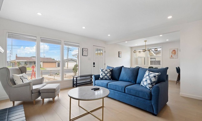 Linda Mar House | Walk to Beach - Remodeled Coastal 3 Beds Home Safe Town Highway 1 Near SF/SFO