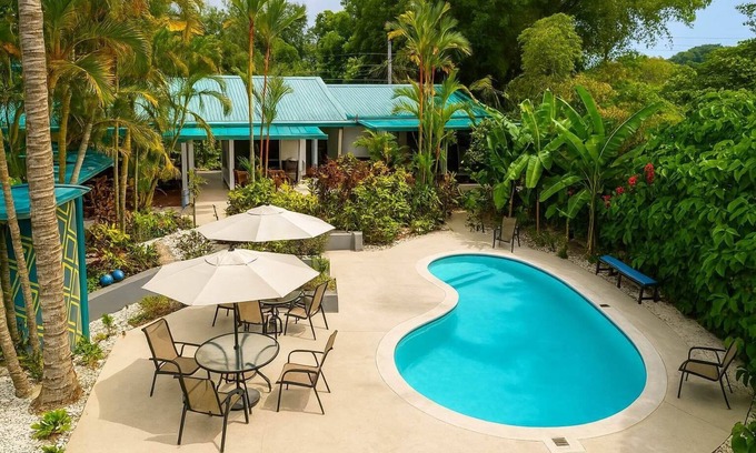 El Cerro Villa | Walk to beach-Safe-Garden Studio-Great Manuel Antonio Location