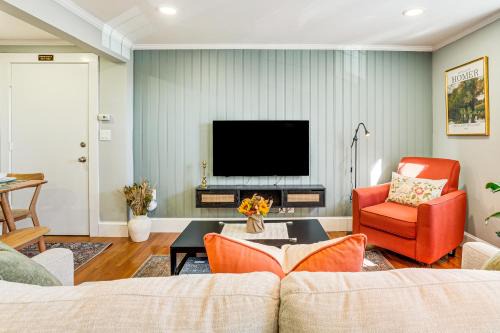 Harbor View - Orient Heights Apartment | Walk to Constitution Beach Mid-Century Boston Gem