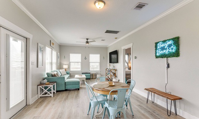 Crystal Beach House | Walk to Crystal Beach: Coastal Getaway w/Deck