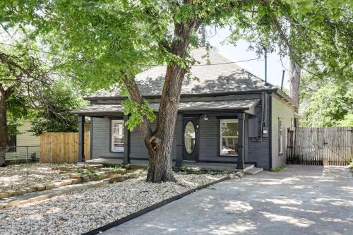 Weatherford House | Walk to Dtwn Weatherford Home with Yard!