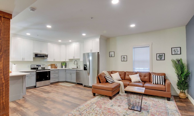 Lititz Apartment | Walk to Lititz Springs Park: Cozy Getaway!