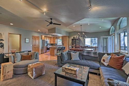 Frisco Apartment | Walk to Main St Frisco Condo with Furnished Deck