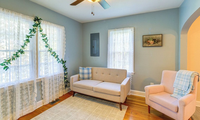 Jonesborough House | Walk to Main Street! Home in Historic Jonesborough