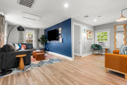 Norwich House | Walk To Mohegan!05mi-modern 3br Home Getaway