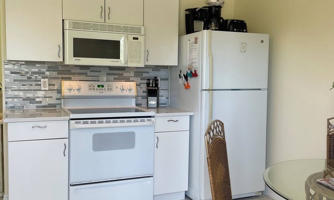 Laurel Apartment | Walk to Nokomis Beach 1-bedroom apartment with AC