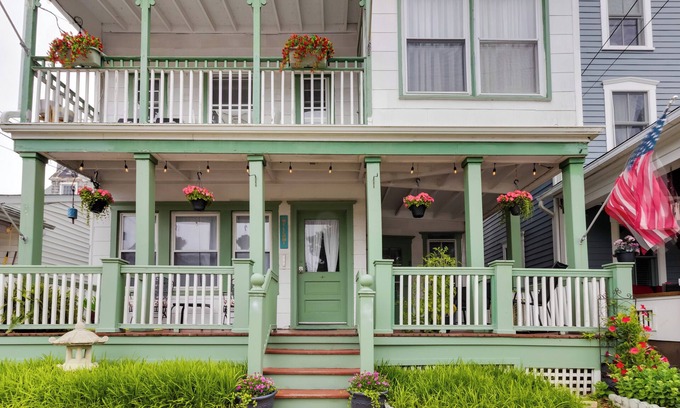 Wall Apartment | Walk to Ocean Grove Beach: Seaside Haven!