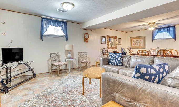 Vienna Apartment | Walk to Ohio River & Spencer Landing: Apt w/Patio