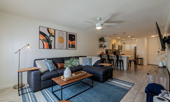 South Scottsdale Condo | Walk to Old Town Scottsdale - Poolside Unit - Heated Pool