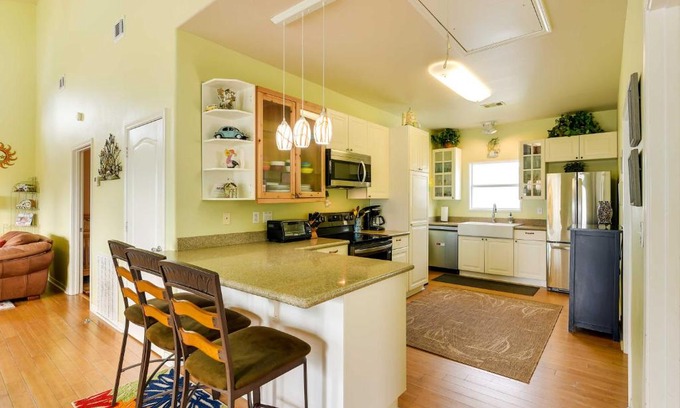 Port Bolivar House | Walk to Sand Home with Deck in Crystal Beach!