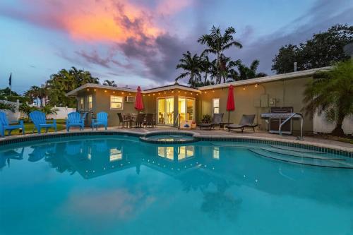 Santa Barbara Estates House | Walk To The Beach In Our Home W Spa & Billiards