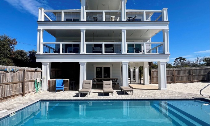 Cape San Blas House | Walk to tradin post!North cape, private pool, awesome patio & steps to beach!