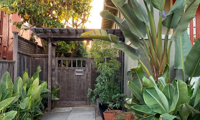 Upper Telegraph Apartment | Walk to trendy Temescal & College Ave - 2+ BR