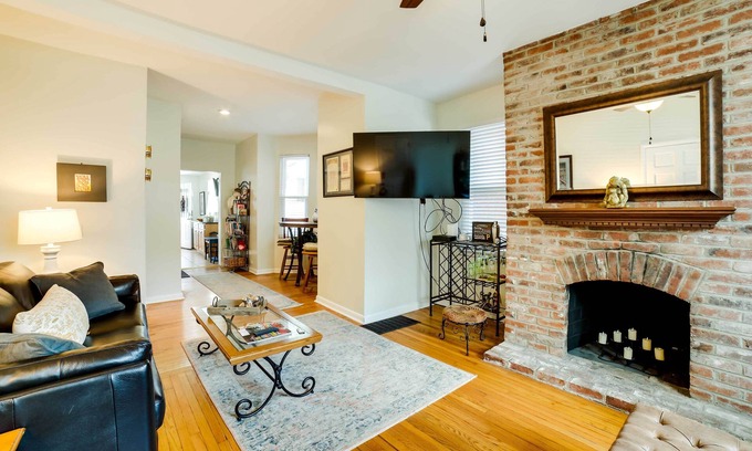 Shadyside House | Walk to Walnut St: ‘Shadyside House’ w/Deck
