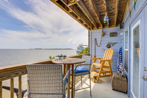 Cedar Key Apartment | Walkable Beachfront Retreat on Cedar Key!