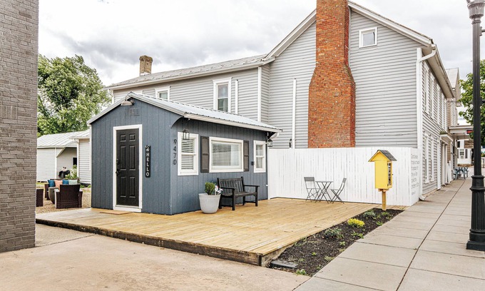 New Market House | Walkable Downtown Tiny Home with Views near Shenandoah National Park