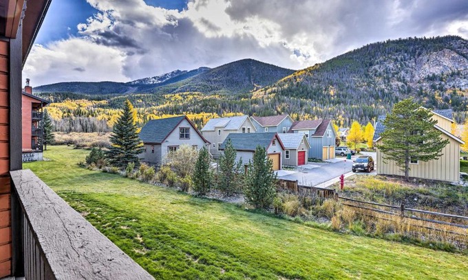 Frisco Apartment | Walkable Frisco Condo Mtn Views and Shared Hot Tub!