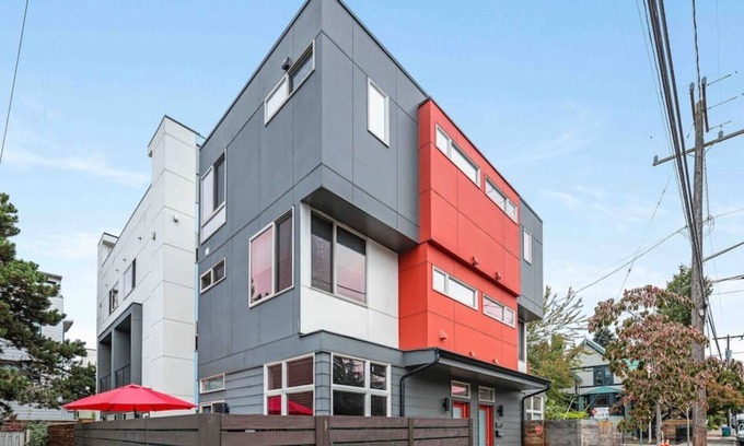 Ballard House | Walkable in Heart of Ballard