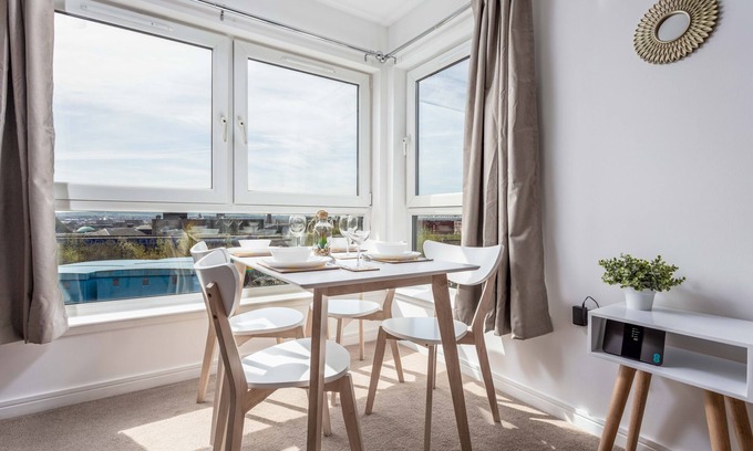 Kilmarnock Apartment | Walker Suite No52 - Donnini Apartments