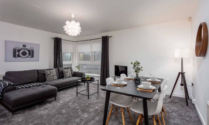 Kilmarnock Apartment | Walker Suite No73 - Donnini Apartments