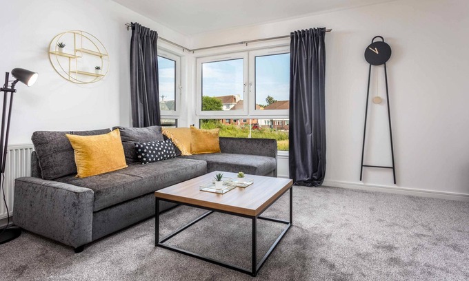 Kilmarnock Apartment | Walker Suite No82 - Donnini Apartments