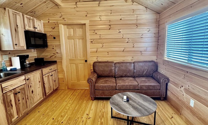 Marion Apartment | Walking Distance to Lake James: Private Resort Amenities
