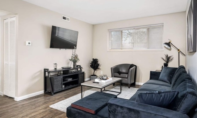 University District Apartment | Walking Distance to OSU and 2 Beds