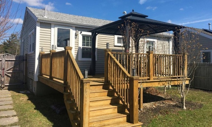 Wareham Center Cottage | Walking distance to Private Beach! Charming Cottage North of Cape Cod.