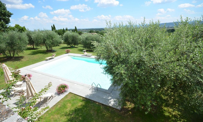 Lucignano Villa | Walking distance to town of Lucignano - 8 pax, Wi-Fi, private garden and pool