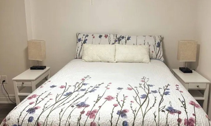 Hurontario House | Walkout basement apartment close to heartland and Square one shopping center.