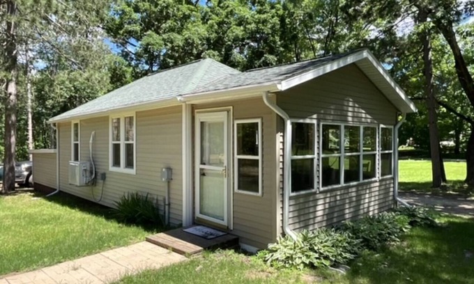 Briggsville Cottage | Walleye Waters Cottage