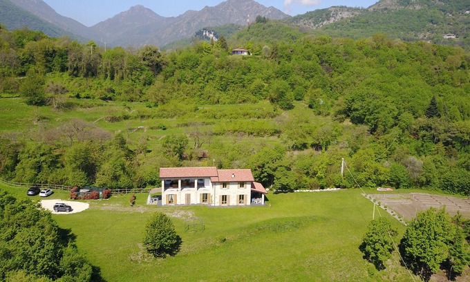Navazzo Other | Walnut apartment in Agriturismo Casa del Castagneto