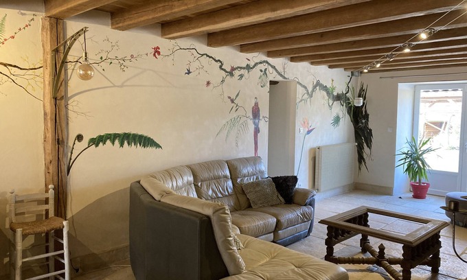Praslay House | Walnut cottage