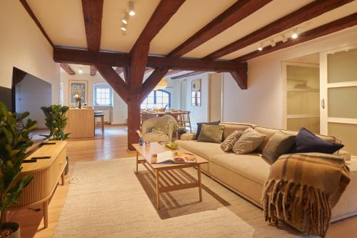 Copenhagen City Centre Apartment | Warm 3BR Loft with Exposed Beams
