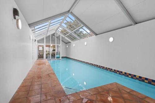 Christchurch City Centre Apartment | Warm and inviting - Free carpark