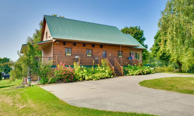 Fishers Landing Cabin | Warm & Cozy Clayton Cabin Near St Lawrence River!