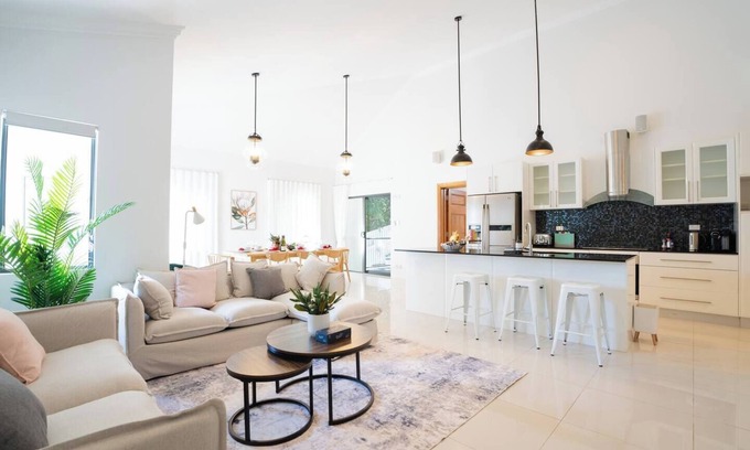 South Brisbane House | Warm Family Nest 5 Bedrooms