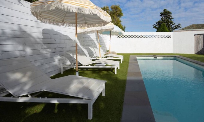 Torquay House | Warm Heated Pool All Year - Palm Springs