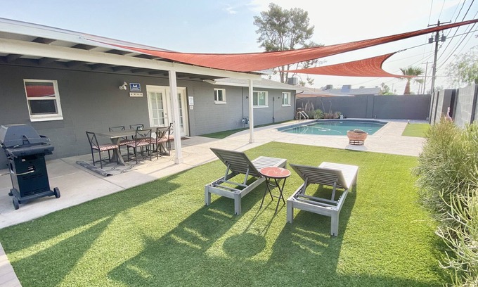 Tempe House | Warm Up This Winter in a Stylish Scottsdale/Tempe Home near ASU, Hiking, & Golf