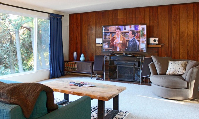 Inglewood-Finn Hill House | Warm welcome Kirkland/Finn Hill