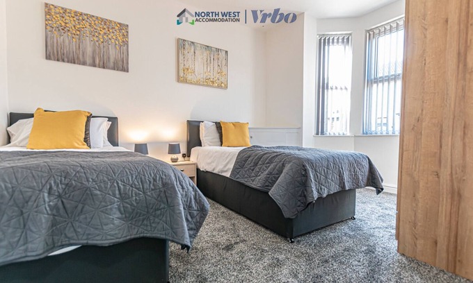 Warrington House | Warrington 3BR House – Ideal for Contractors Stay with Free WiFi & Parking
