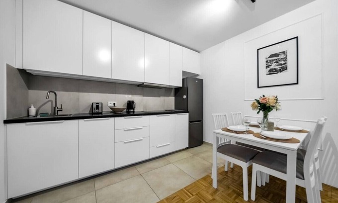 Nowa Praga Apartment | Warsaw Praga Apt - Parking, Tram&Shops nearby - by Rentujemy