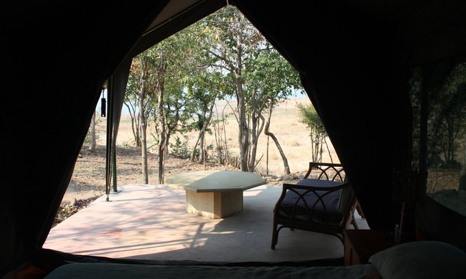 Kariba Cabin | Warthogs Safari Camp